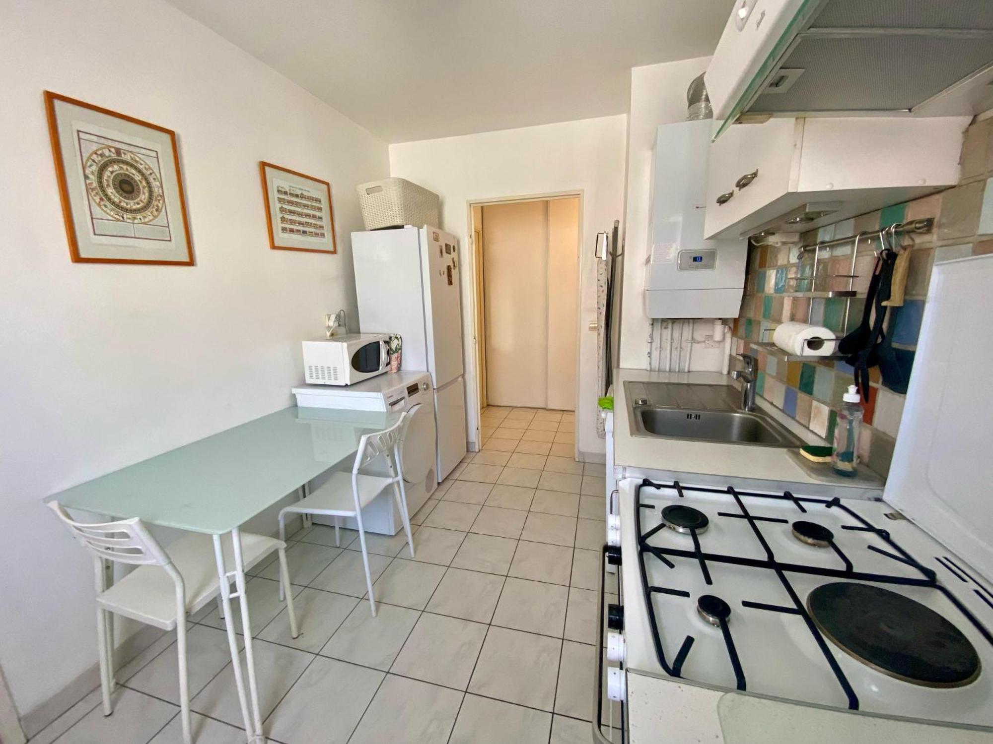 Spacieux T2 Au Rives Du Lez, Parking, Proche Gares Et Centre Appartement *